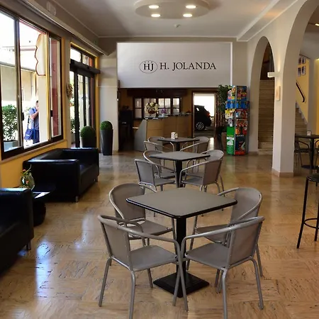 Jolanda ベラーリア・イジェア・マリーナ