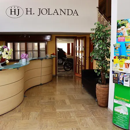 ホテル Jolanda 3*